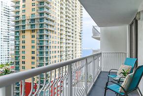 Great Condo at Brickell FreeParking Pool