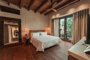 Makani Luxury Wanderlust