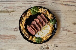 Makani Luxury Wanderlust