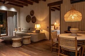 Makani Luxury Wanderlust