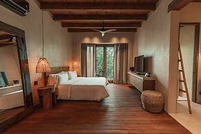 Makani Luxury Wanderlust