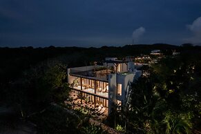 Makani Luxury Wanderlust