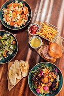 Makani Luxury Wanderlust