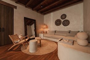 Makani Luxury Wanderlust