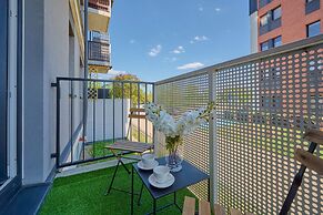 Opoczynska Apartment by Renters