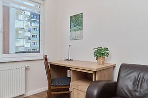Opoczynska Apartment by Renters