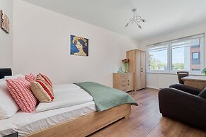 Opoczynska Apartment by Renters