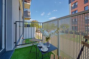 Opoczynska Apartment by Renters