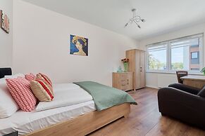 Opoczynska Apartment by Renters