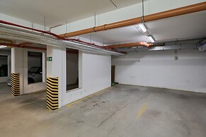 Opoczynska Apartment by Renters
