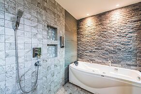 6Room Corner Bungalow PJ Garden Wedding