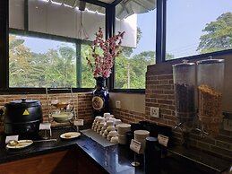 Golden Landmark Green Valley Beach Resort