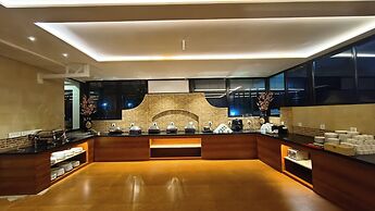 Golden Landmark Green Valley Beach Resort