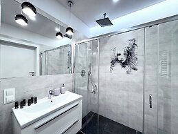 Bastion Wałowa by Q4Apartments