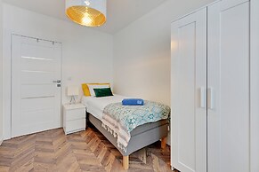 Bastion Wałowa by Q4Apartments