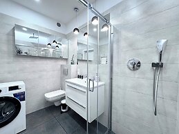 Bastion Wałowa by Q4Apartments