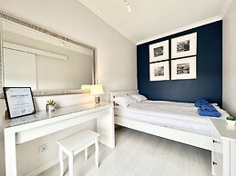 Bastion Wałowa by Q4Apartments