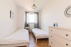 Bastion Wałowa by Q4Apartments