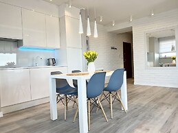 Bastion Wałowa by Q4Apartments