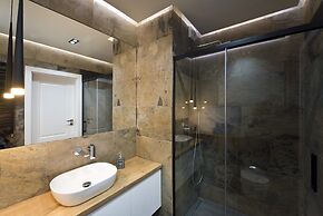 Bastion Wałowa by Q4Apartments