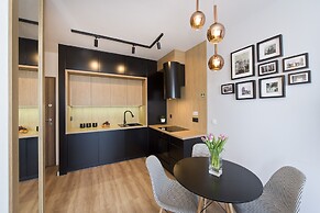 Bastion Wałowa by Q4Apartments