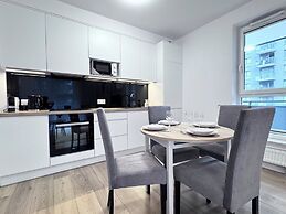 Bastion Wałowa by Q4Apartments