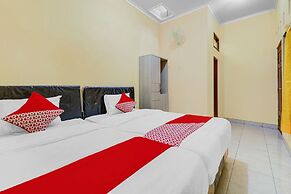 OYO 90768 Endrayanti Inn Syariah