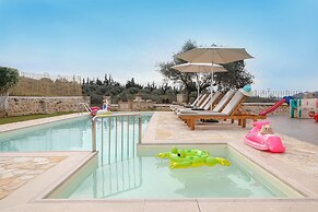 Heliopetra Lux Villa with private Pool