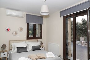 Heliopetra Lux Villa with private Pool