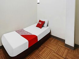 OYO 90825 Hotel Lizha 2