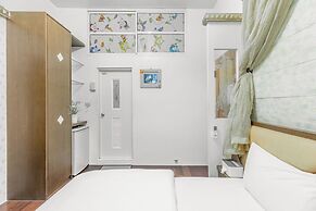 Sea Month Bed and Breakfast