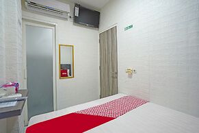 OYO Life 91727 Luxury Homestay Sidoarjo