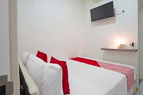 OYO Life 91727 Luxury Homestay Sidoarjo