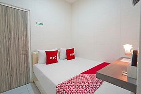 OYO Life 91727 Luxury Homestay Sidoarjo