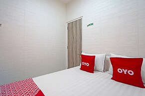 OYO Life 91727 Luxury Homestay Sidoarjo