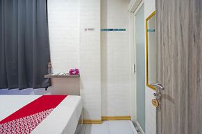 OYO Life 91727 Luxury Homestay Sidoarjo