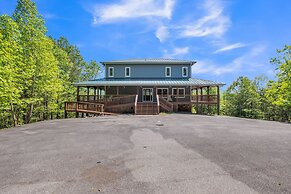 Heavenly Views - Amazing Mountain Views 8 Bedroom Cabin by Heavenly Vi