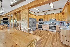 Heavenly Views - Amazing Mountain Views 8 Bedroom Cabin by Heavenly Vi