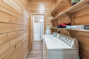 Heavenly Views - Amazing Mountain Views 8 Bedroom Cabin by Heavenly Vi