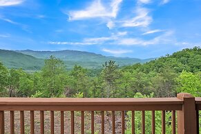 Sky Views - Panoramic Views 2 Bedroom Cabin by Heavenly Views Resort