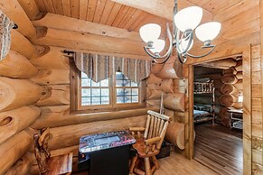 Ridge Views - Private Mountain Top Cabin 2 Bedroom Cabin by RedAwning