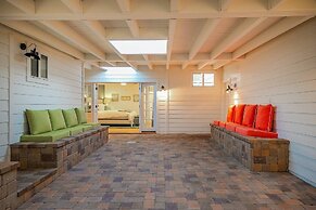 1185 Tamarack 4 Bedroom Home by RedAwning