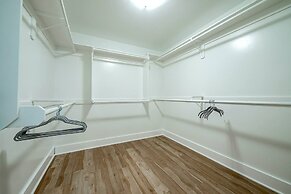 1185 Tamarack 4 Bedroom Home by RedAwning