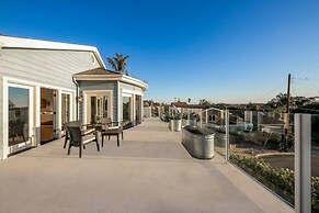 1185 Tamarack 4 Bedroom Home by RedAwning