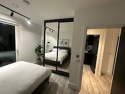 Impeccable 1bed Flat in West London!!