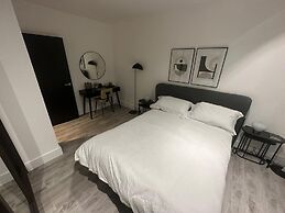 Impeccable 1bed Flat in West London!!