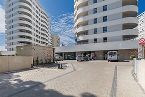 Sun Towers Lux by Renters Prestige