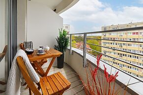 Sun Towers Lux by Renters Prestige