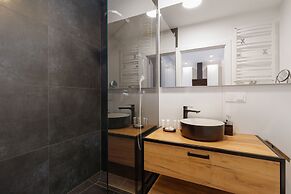 Sun Towers Lux by Renters Prestige