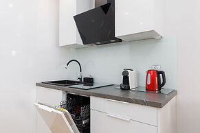 Sun Towers Lux by Renters Prestige